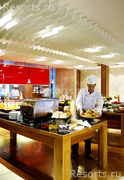 Courtyard Phuket at Surin Beach Hotel 17